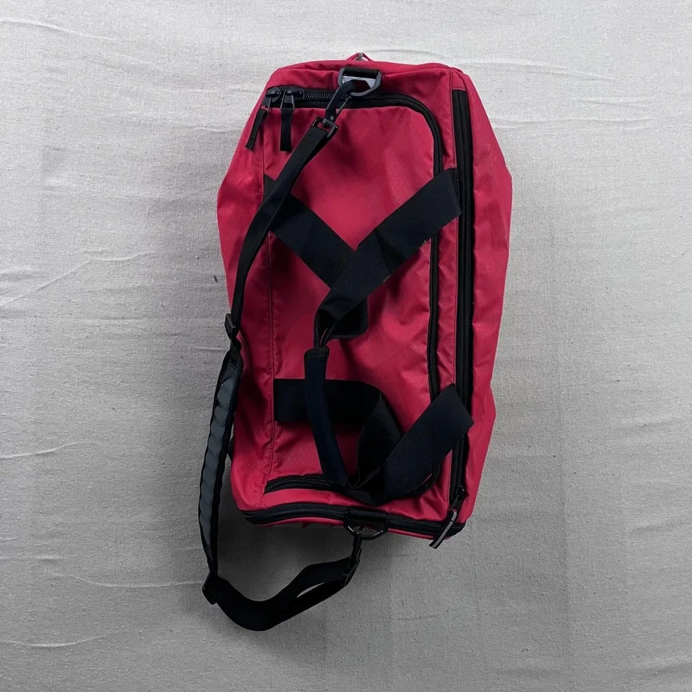 Nike Duffel Bag Unisex Large Red Black Max Air Padded Strap Ventilated Pocket